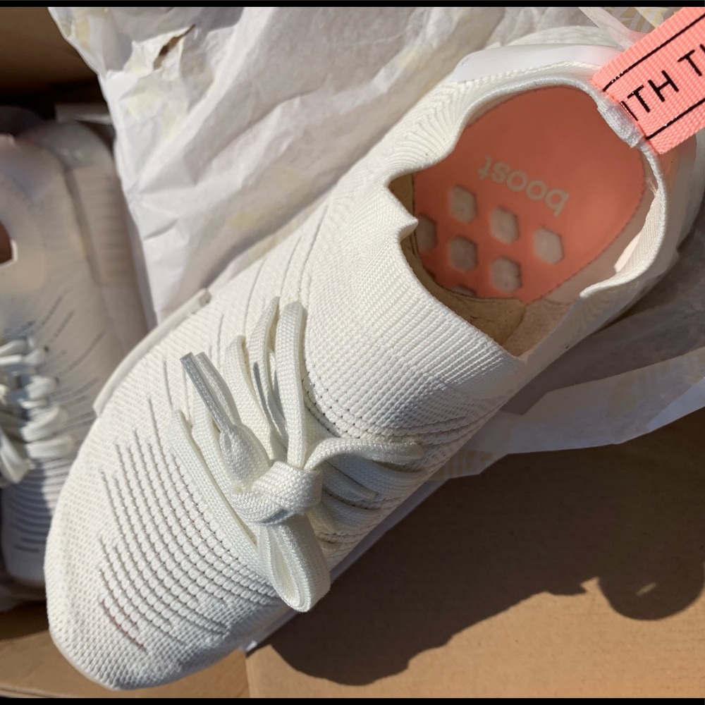 Last 9.5 New white nmd - Picture 3 of 8